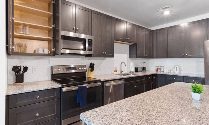 North Raleigh Apartment | Upscale King 3 Bed Suite—in North Raleigh!