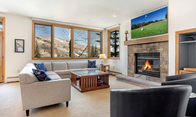 Highlands Townhomes Condo | Upscale Ski In/Out Condo! Beautiful Views!