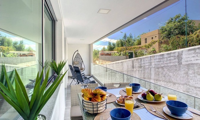 Santo Antonio Apartment | Uptown Apartment - Two Bedroom Apartment, Sleeps 4