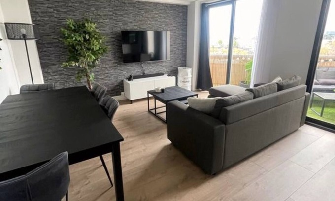 Soisy-sous-Montmorency Apartment | Urban elegance Close to Paris