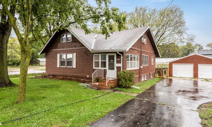 Lovington House | Urban FarmStay at Dogpatch Urban Gardens