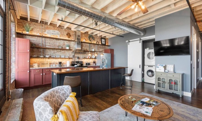 Perryville Apartment | Urban Loft #5 GRAY · Downtown Urban Loft above Restaurants & Boutiques