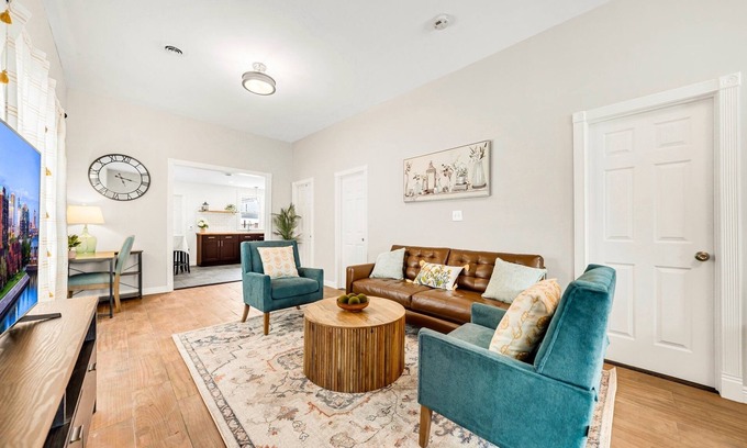 Buffalo House | Urban Nest 118 - Sleeps 6