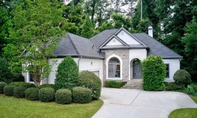 Atlanta House | Urban Oasis: Luxe 4BR in Cascade