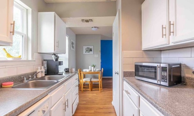 Terrell Heights Apartment | Urban Oasis: Stylish 1 BR, 1 BA Apartment in SATX