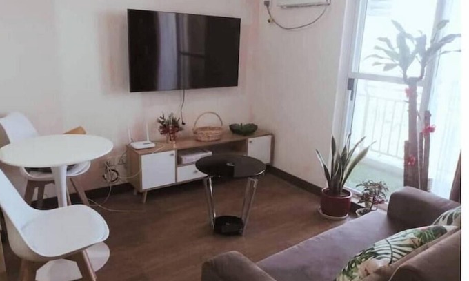 Diliman Apartment | Urban Retro Haven - Groovy Staycation Holiday Destination in Quezon City