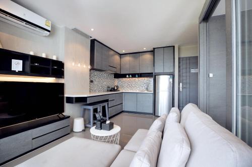 Kamala Apartment | Urban Suite CTG B702 in a Gated Tropics Kamala Residence with 3 Pools & Gym
