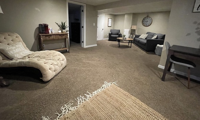 Grandview House | Urban WalkOut 1Bdrm Basement Apt/Full Kitchen