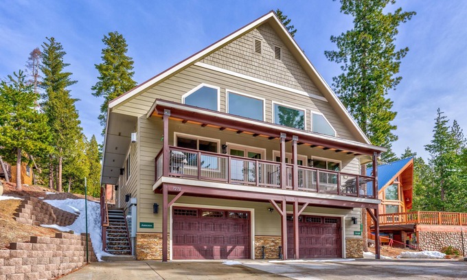 Yosemite National Park Cabin | Devonshire - Aberdeen