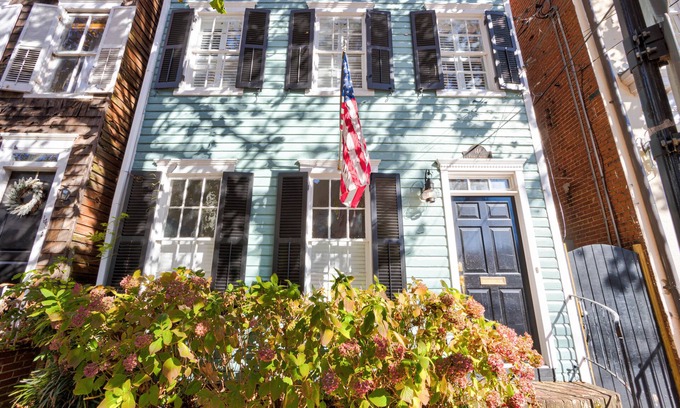 Naval Academy House | USNA Luxury Home, parking, pet friendly