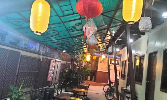 Samphao Lom Bed & Breakfast | V House