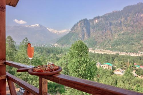 Manali Hotel | V V Aero a wooden exotic stay Near Old Manali