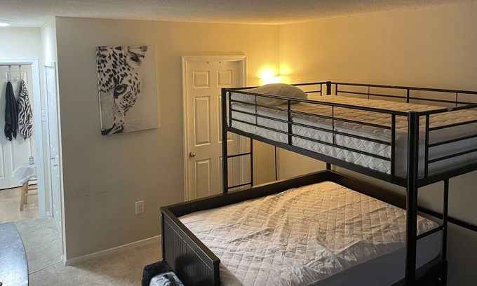 Baileys Crossroads Apartment | VA getaway