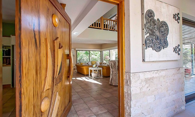 Emfuleni Villa | Vaal River YOLO Spaces - Vaal River Bush Lodge