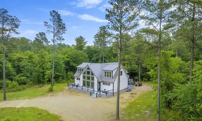 Hochatown Cabin | Vacana Cozy White Cabin - Sauna - Game Area - Hot Tub - Fire Pit