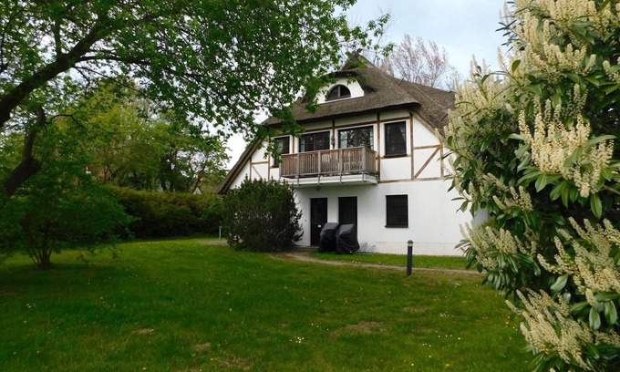 Ostseebad Ahrenshoop Apartment | Vacation apartment "Luv" - on the first floor approx. 46 m² for 2-4 persons and terrace
