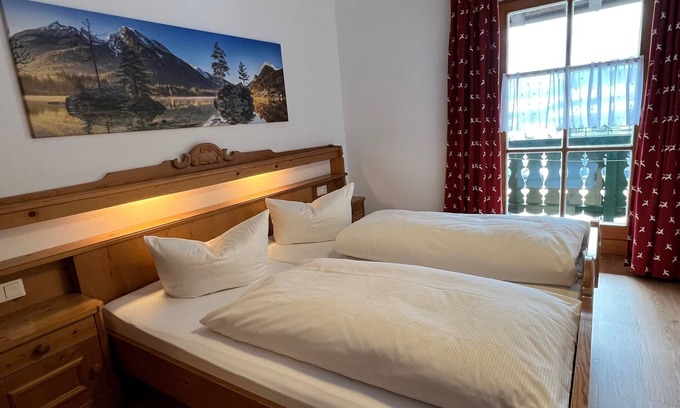 Oberschonau Apartment | Vacation apartment no. 14, 2-3 persons, 45 sqm, 2 bedrooms, balcony