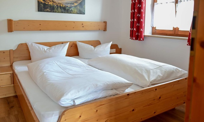 Oberschonau Apartment | Vacation apartment no. 8, 1-2 persons, 42 sqm, 1 bedroom, balcony