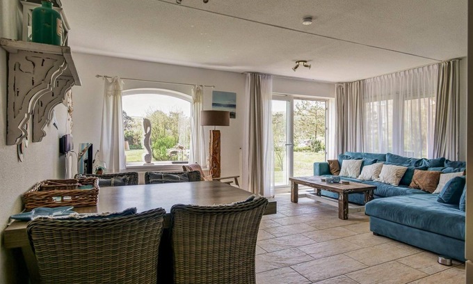 Julianadorp aan zee Apartment | Vacation Apartment Regina: Luxury Beach Stay with Views and Private Terrace in Julianadorp aan Zee