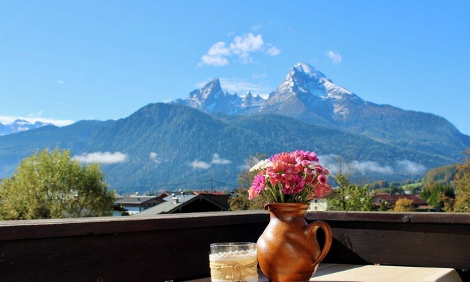Stanggaß Apartment | Vacation apartment Watzmannblick, 1-5 pers. 80m², 2 bedrooms, shower/WC, bathroom
