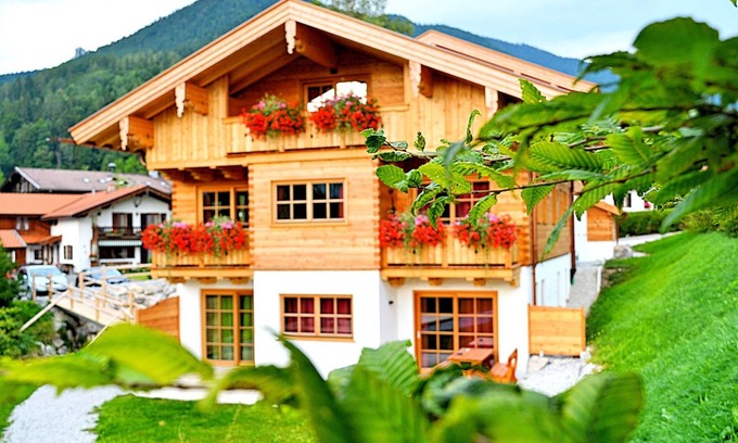 Rottach-Egern Bed & Breakfast | Vacation apartment Tegernsee - Holiday apartments at Webermohof