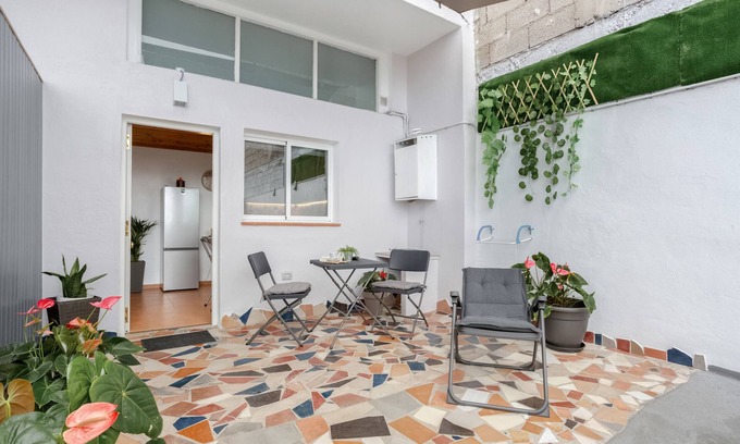 Buen Paso Apartment | Vacation Apartment 'Apartamento Vemar' with Sea View, Shared Terrace and Wi-Fi