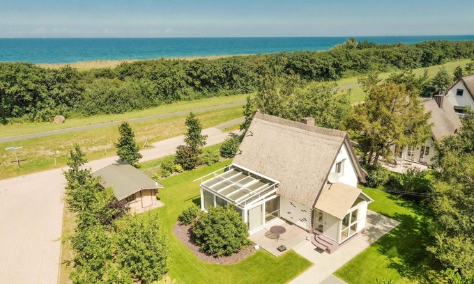 Ostseebad Wustrow House | Vacation apartment Bunter Fisch between the Baltic Sea and the Bodden
