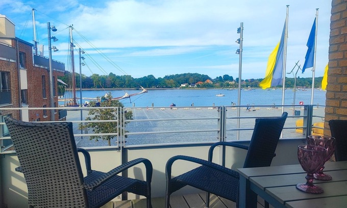 Eckernfoerde Apartment | Vacation apartment/apartment for 5 guests with 105m² in Eckernförde (263620)