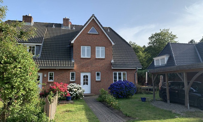 Suddorf Apartment | Vacation apartment "Haus Tarje" Your family vacation in the heart of the island of Amrum