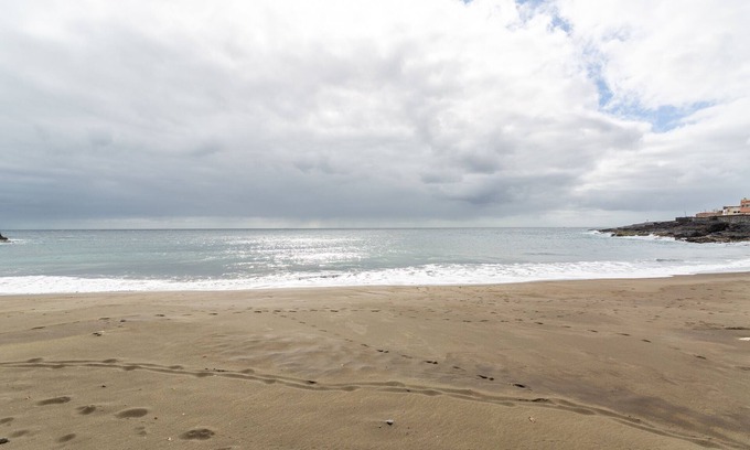 La Garita Apartment | Vacation Apartment 'Garita Piece and Beach' with Sea View, Wi-Fi and Air Conditioning