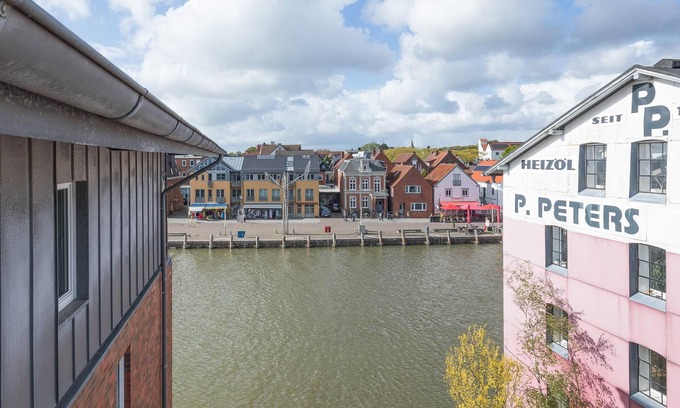 Zentrum Apartment | Vacation apartment Hafenblick in Husum for up to 2 people