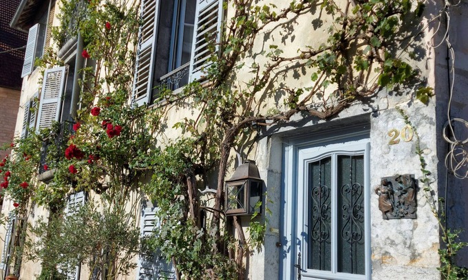 Vuillafans Apartment | Vacation apartment in 18th century house , nearby Ornans, aside the river
