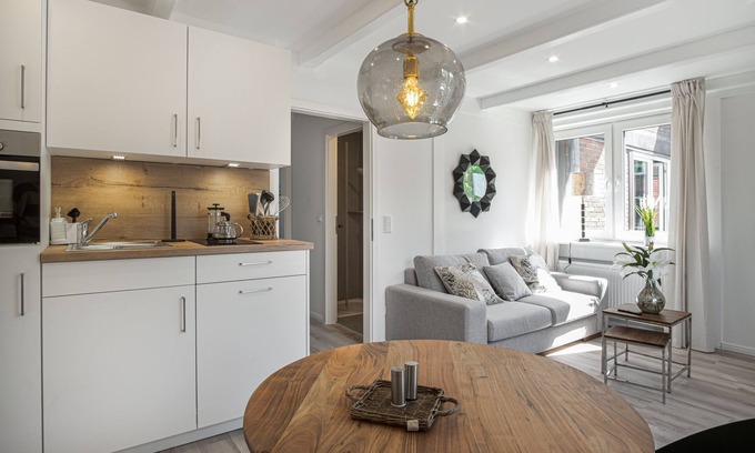 Ostersiel Apartment | Vacation apartment "Schweinswal" - enjoy coffee on the balcony