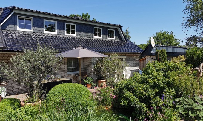 Kuesten Apartment | Vacation apartment "Sonnengarten" - garden oasis for rest and relaxation