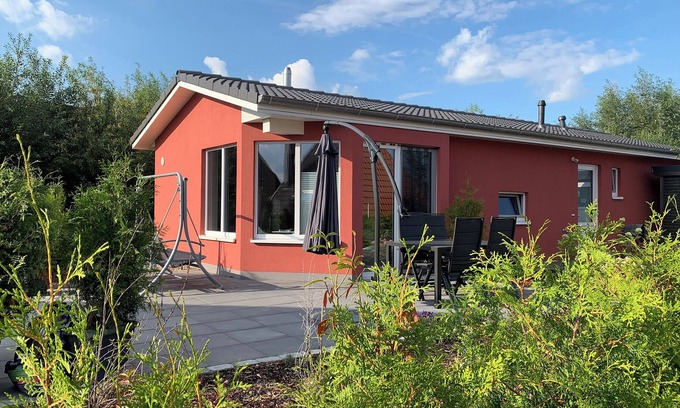 Dorumer Neufeld House | Vacation bungalow Mellumplate. At ground level and in the middle of nature.