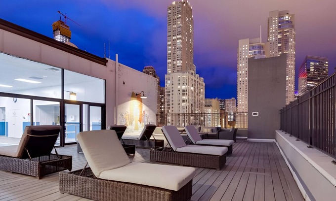 Downtown Chicago Hotel | Vacation Day Is Always A Great Idea! Two Great Units, Close to Willis Tower