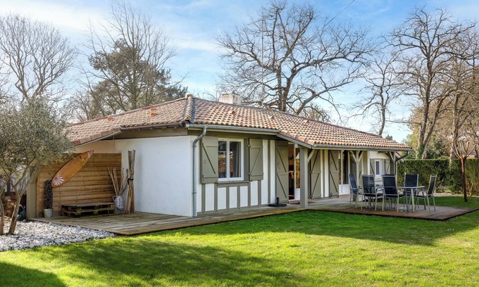 Vieux-Boucau-les-Bains House | Vacation Home 'Maison Jean-Michel' with Private Garden, 2 Terraces & Wi-Fi