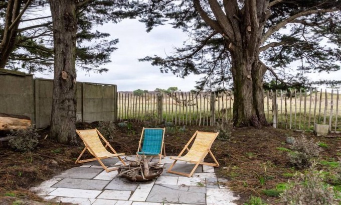 Bretteville-sur-Ay House | Vacation home Comme il faut in Bretteville sur Ay - 10 persons, 4 bedrooms