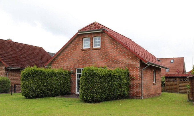 Norden House | Vacation home (85sqm) for 5 people and dog with fireplace and large garden