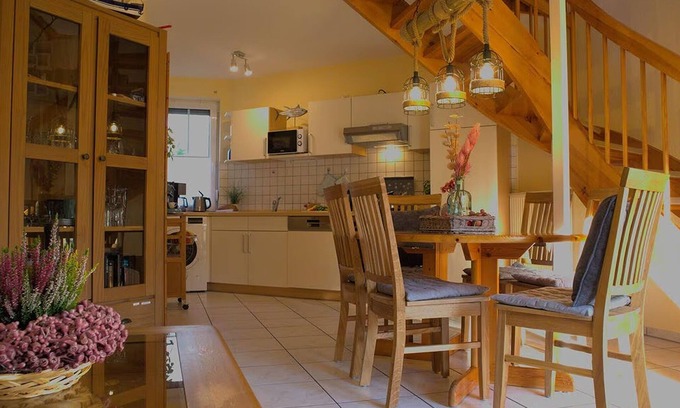 Dorumer Neufeld House | Vacation home "Achtkanthus Achtern Diek" perfect for the whole family.