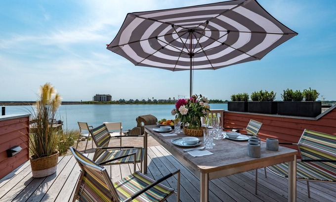 Olpenitz House | Vacation home "Auszeit" with sauna, fireplace, south-facing terrace and 50 meters to the Baltic Sea beach