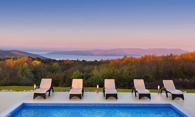 Bartici House | Vacation home Bura by Interhome