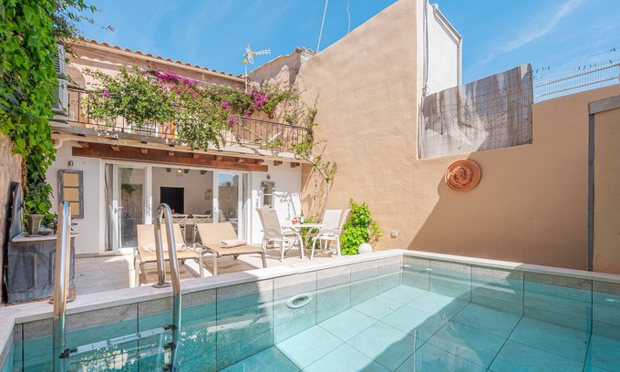 Lloseta House | Vacation Home "Can Raixa" with Private Pool, Private Terrace & Wi-Fi
