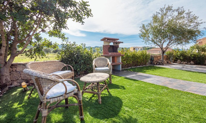 Budoni House | Vacation Home "Casa a Schiera Budoni" with Terrace & Garden