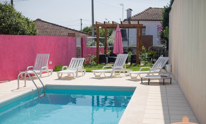 Paredes Villa | Vacation home Casa das Tias with Mountain View, Pool & Wi-Fi
