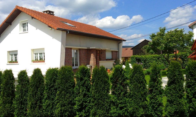 Anould House | Vacation home classified 4* 6 pers maximum + 1 baby Holiday vouchers accepted.