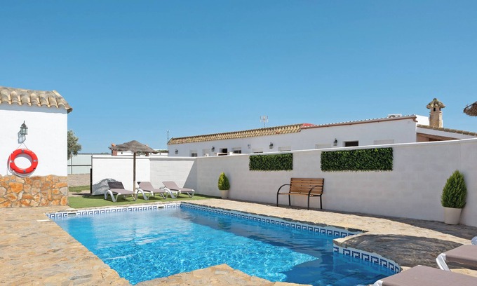 Conil de la Frontera House | Vacation Home "Complejo Luype" with Private Pool, 2 Private Terraces & Wi-Fi
