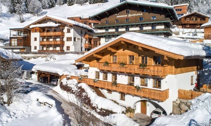 Hinterglemm House | Vacation home for 10 guests with 120m² in Hinterglemm (273725)