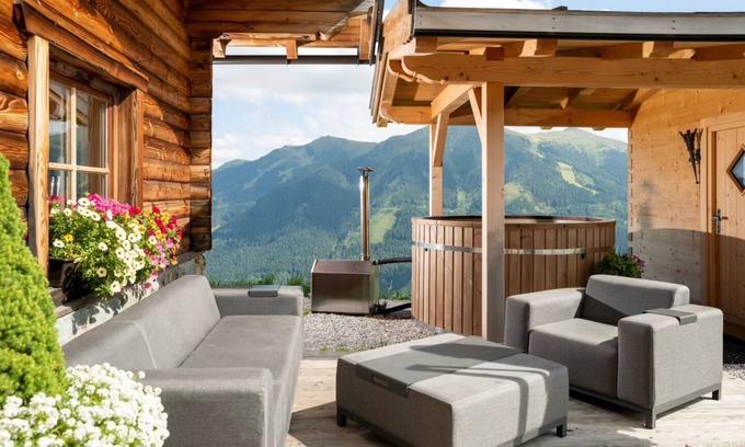Saalbach-Hinterglemm House | Vacation home for 8 guests with 100m² in Hinterglemm (270560)