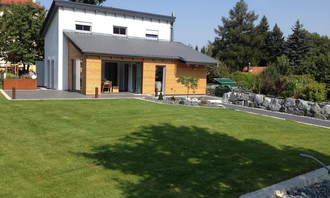 Oybin House | Vacation home for up to 6 people with large garden, 3 bedrooms and 2 bathrooms <b